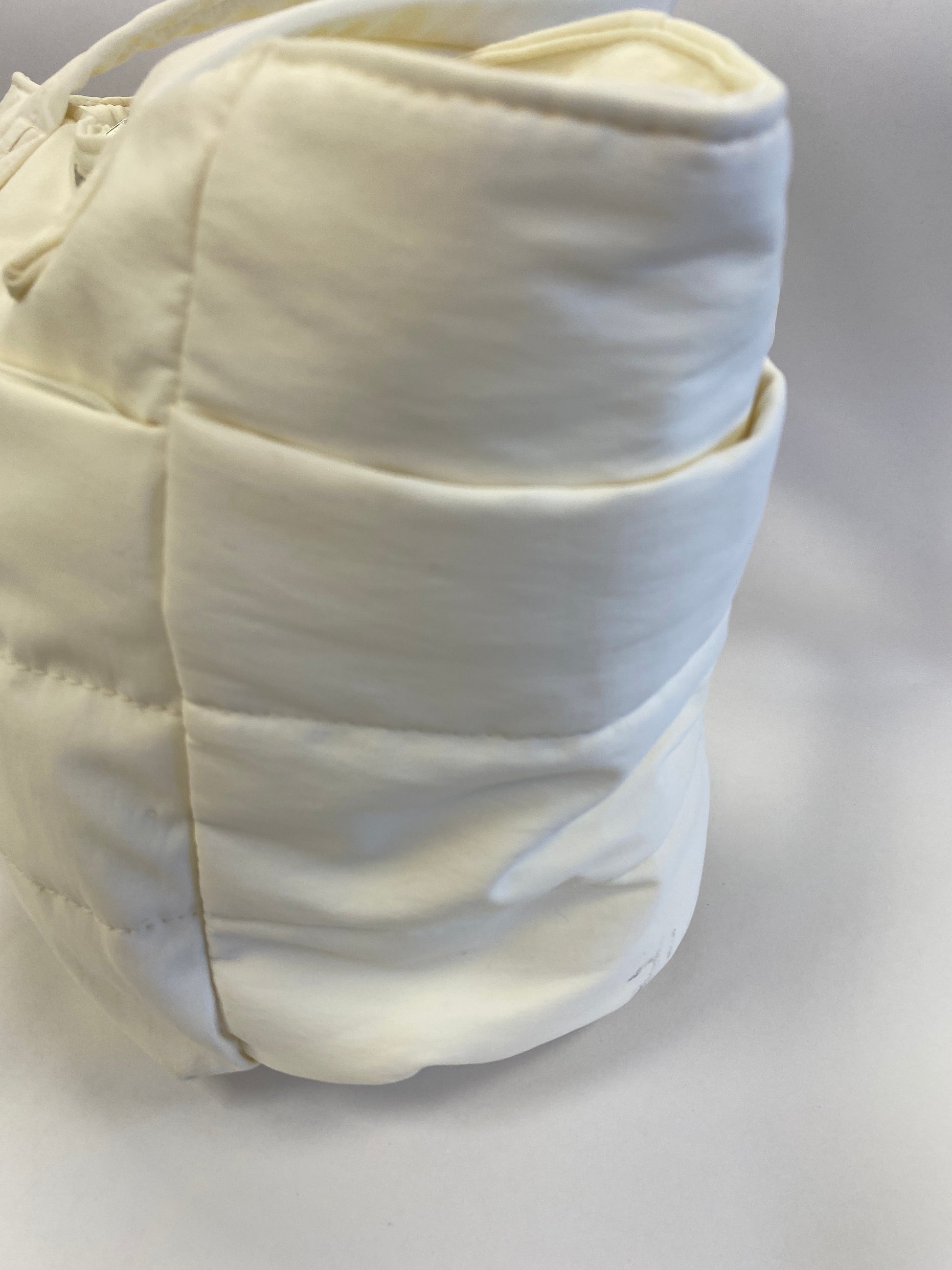 Puffy Tote in white