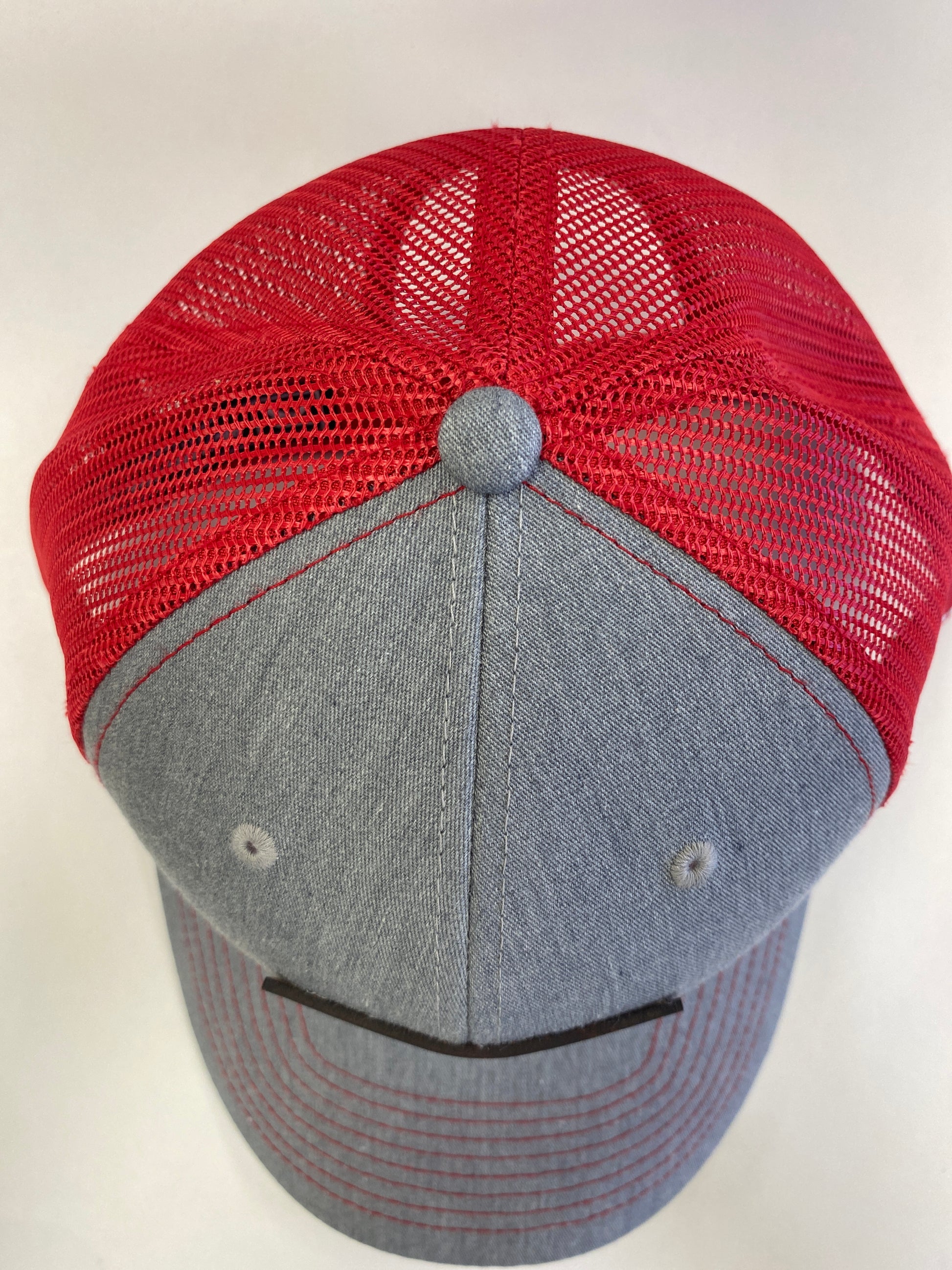 Leather Patch NORTH Trucker Hat in heather gray/red mesh