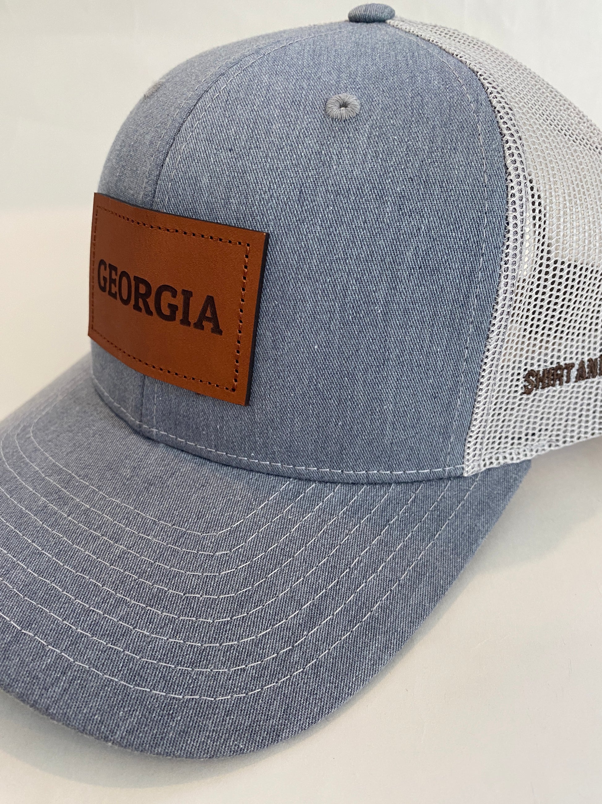 Leather Patch GEORGIA Trucker Hat in heather gray/light gray