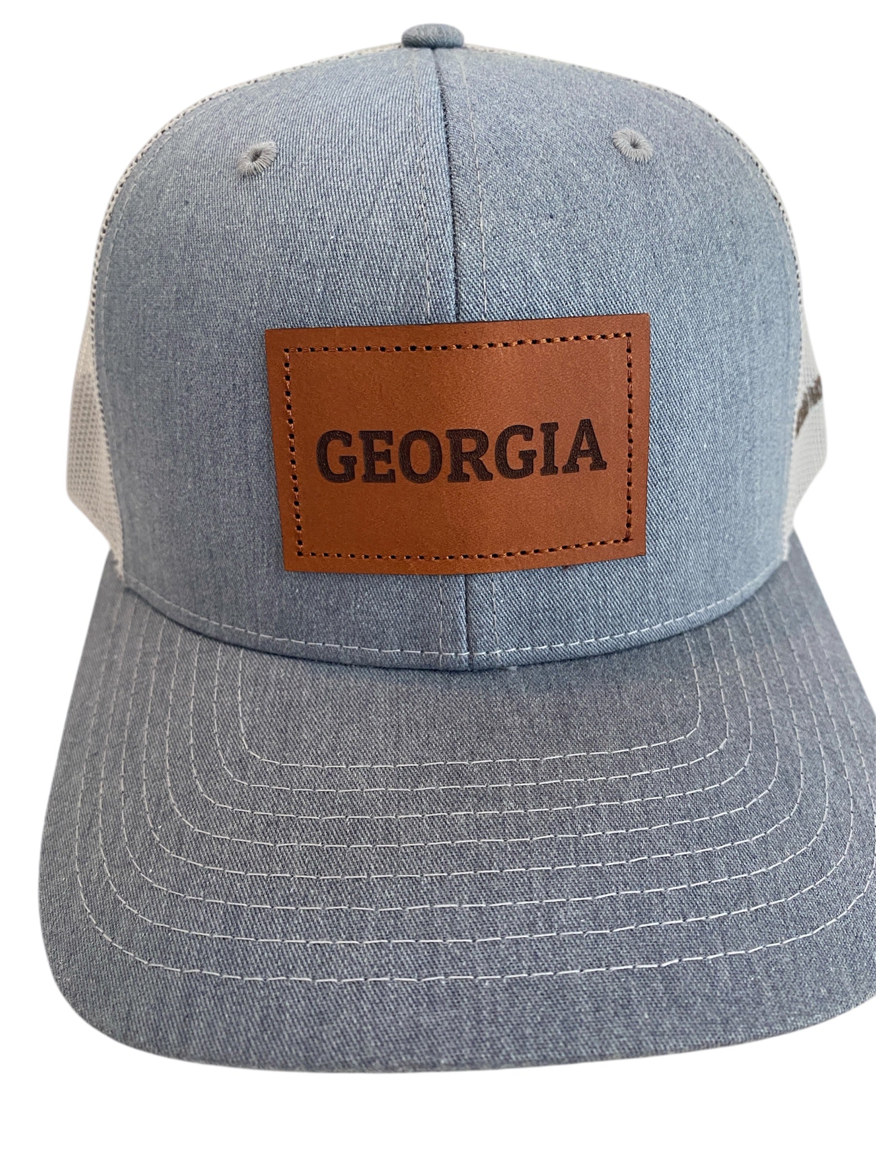 Leather Patch GEORGIA Trucker Hat in heather gray/light gray